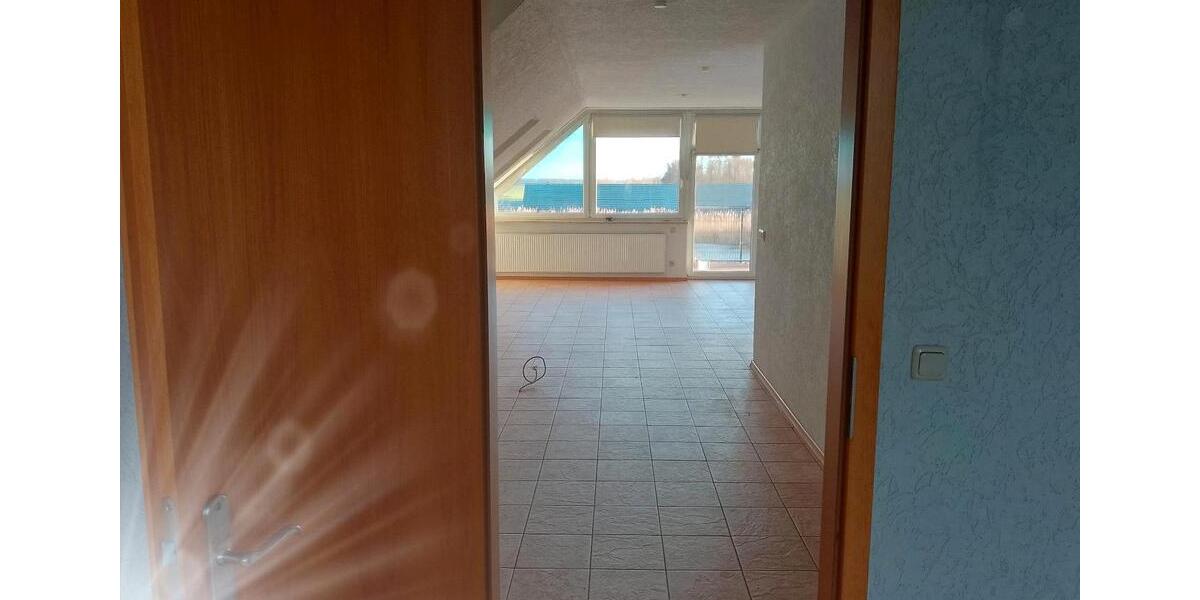 Etagenwohnung Ahrensfelde - 2 Zimmer, 140 m&sup2;, 1.500&euro; | Angebot:26398626