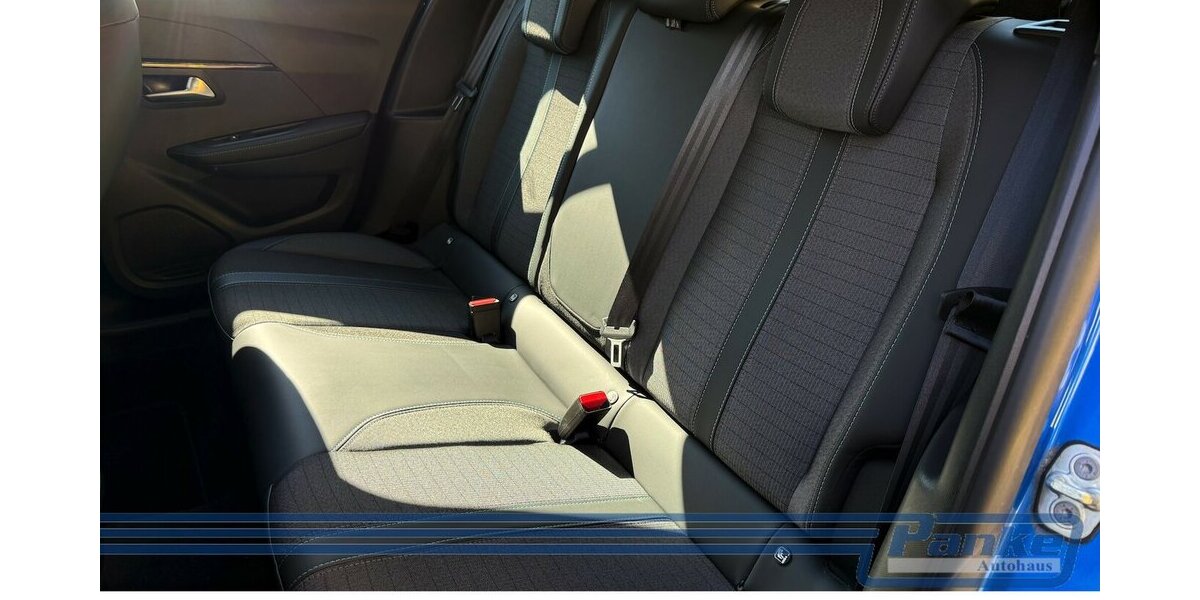 Peugeot 208 Allure*Pano*R-Cam*Navi*Keyless*LED* 32.381 km 13.690 &euro; Berlin 13187