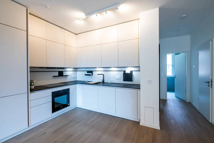 Balkon, Aufzug, Stellplatz: 3-Zimmer-Wohnung im NEUBAU-Quartier - Insel Eiswerder direkt am Wasser