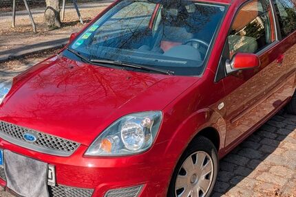 Ford Fiesta 97.500 km 2.100 &euro; Berlin 12209