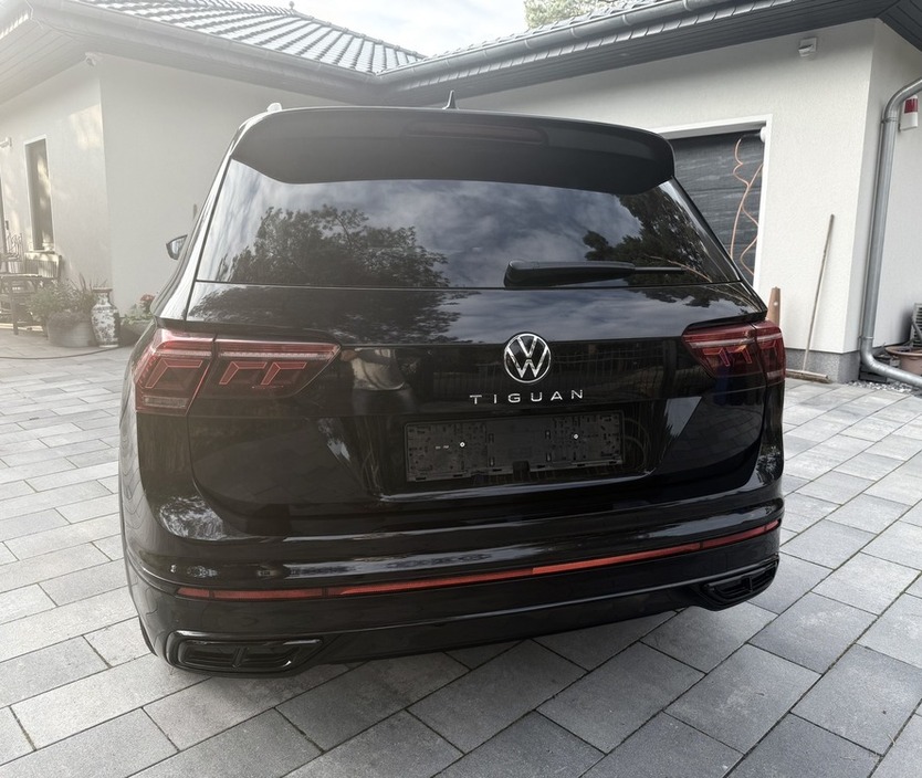 VW Tiguan R-Line Black MATRIX ACC CAM 20 Z HARMAN 57.456 km 32.900 € Berlin 10247