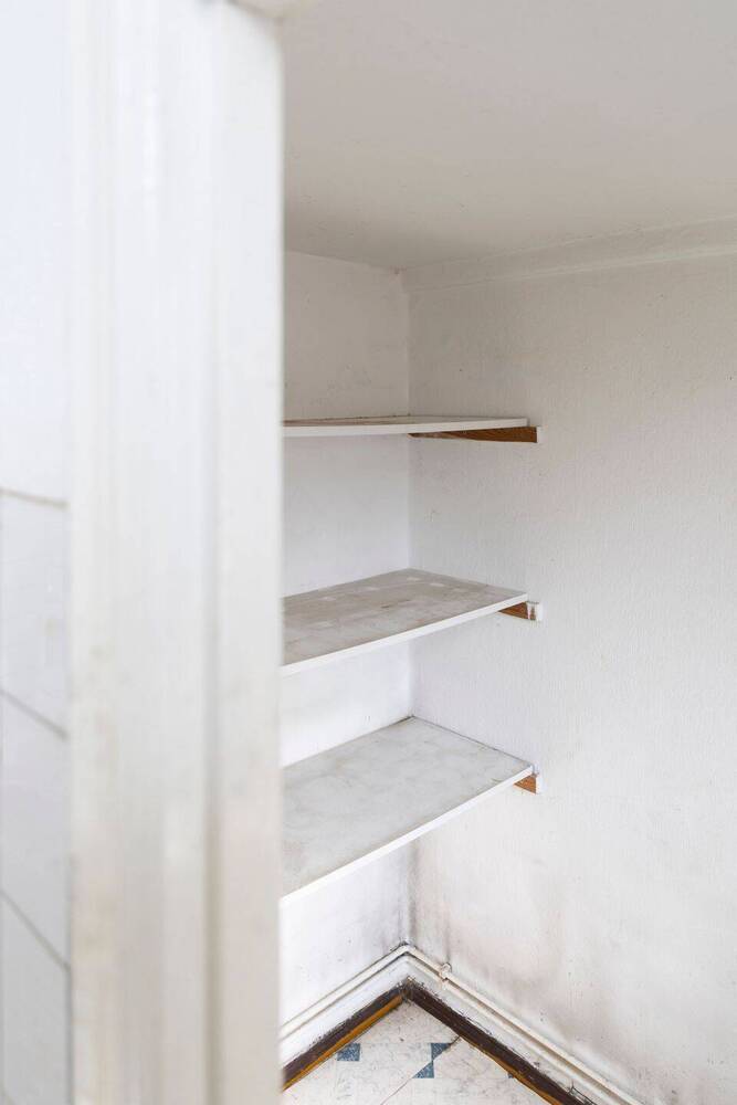 Gestalten Sie Ihr Traumzuhause - helle bezugsfreie 2-Zi.-AltbauWohnung mit Dielen und franz. Balkon!
