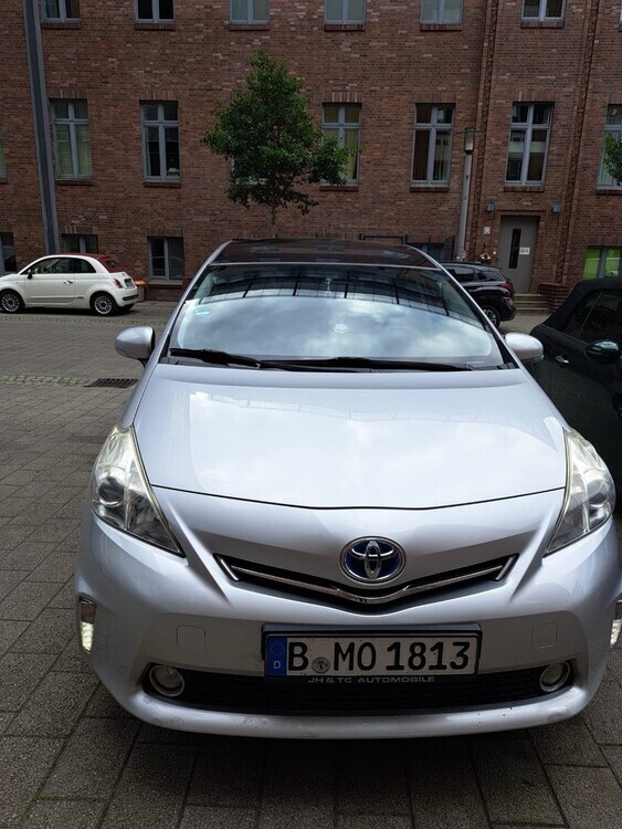 Toyota Prius Plus 164.000 km 13.000 € Berlin 10178