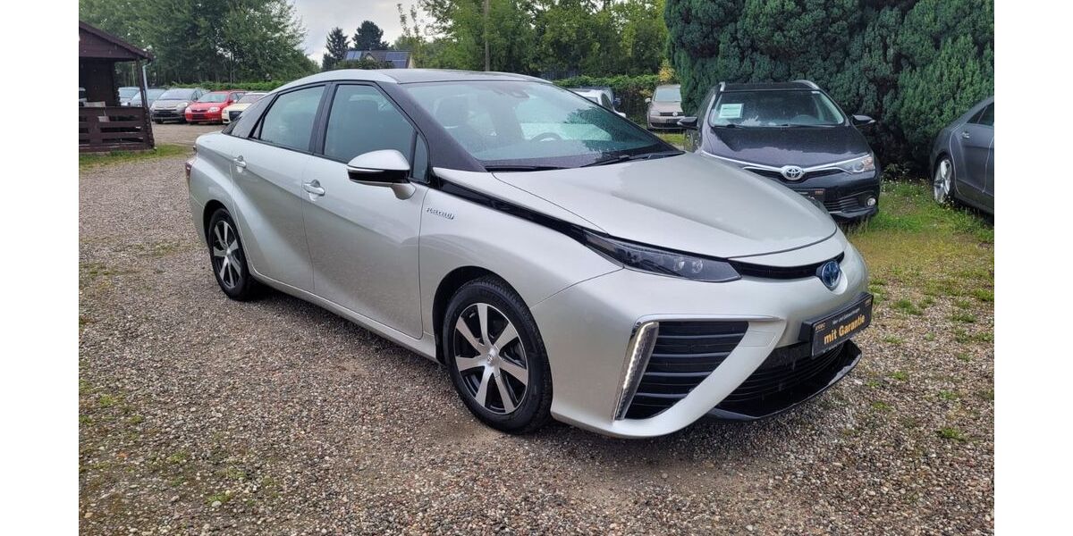 Toyota Mirai 80.000 km 15.490 &euro; Berlin 13127