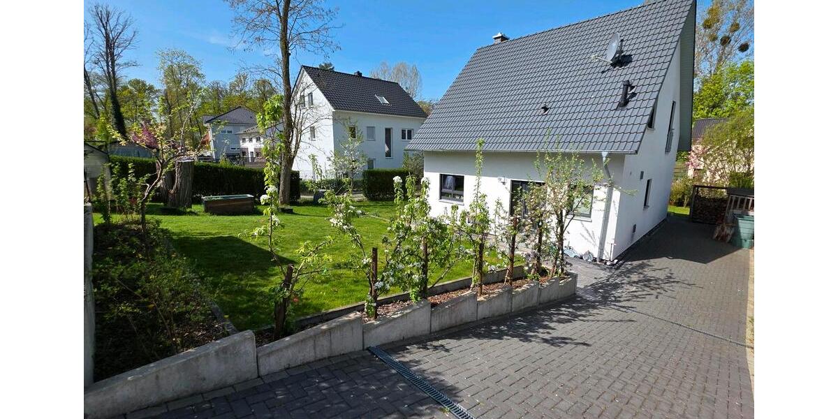 Einfamilienhaus Berlin Spandau - 5.5 Zimmer, 140 m&sup2;, 2.500&euro; | Angebot:24637420