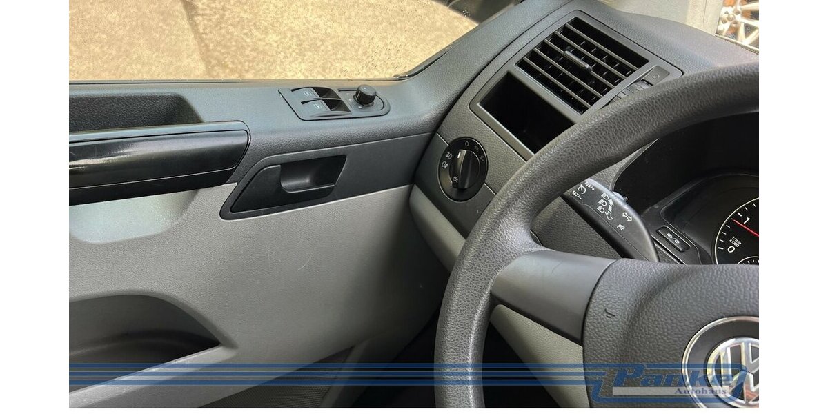 VW T5 Transporter Kombi 1. Hand 8 sitzer 169.000 km 14.990 &euro; Berlin 13187
