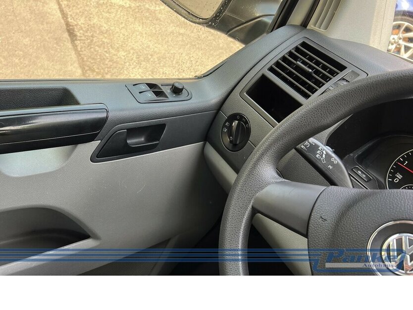 VW T5 Transporter Kombi 1. Hand 8 sitzer 169.000 km 14.990 € Berlin 13187