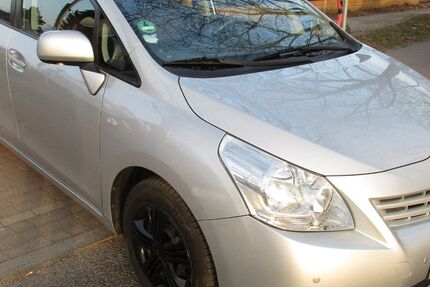 Toyota Verso 223.000 km 4.600 &euro; Berlin 12357
