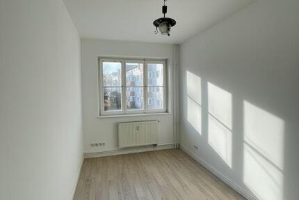 2-Zimmer Wohnung zur Untermiete in Lichtenberg 2 zimmer