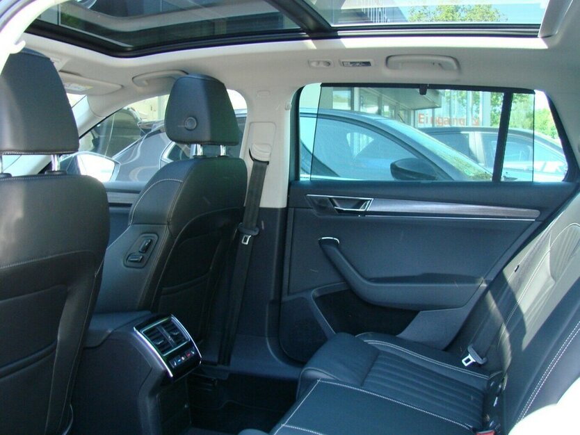 Skoda Superb 2.0TDI Style Pano ACC Columbus Standheizung 26.128 km 34.980 € Falkensee 14612