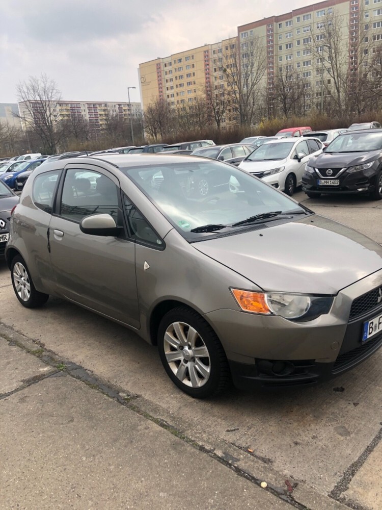 Mitsubishi Colt VI 182.000 km 4.200 € Berlin 10178