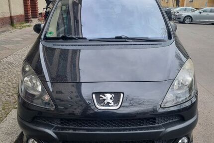 Peugeot 1007 65.371 km 3.200 &euro; Berlin 12053