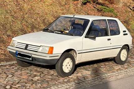 Peugeot 205 98.800 km 3.800 &euro; Berlin 12045