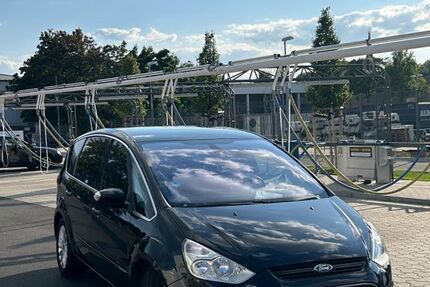Ford S-Max 200.000 km 8.500 &euro; Berlin 13353
