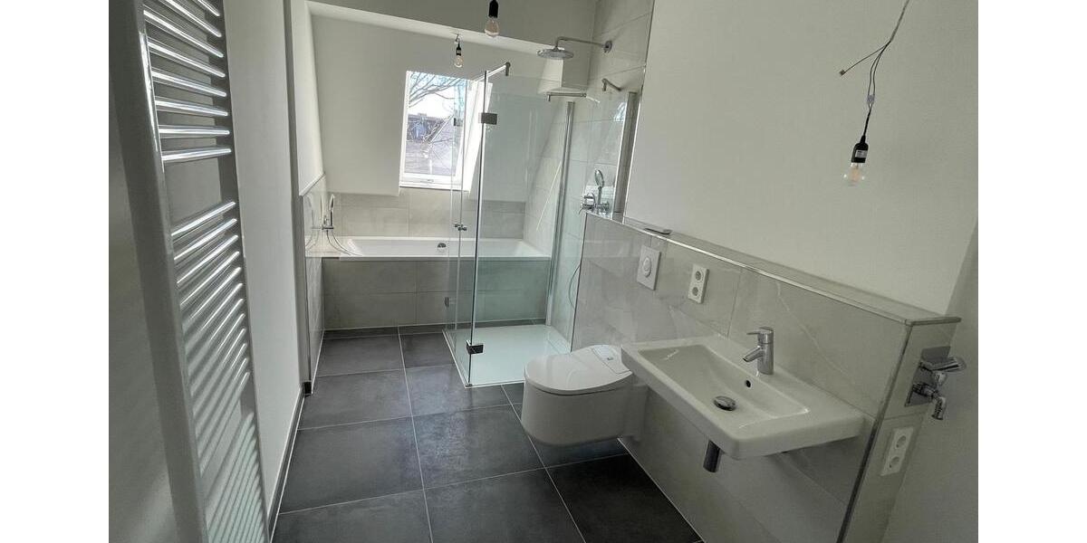 Dachgeschoßwohnung Berlin Tempelhof-Schöneberg - 3 Zimmer, 95 m&sup2;, 2.300&euro; | Angebot:26443460