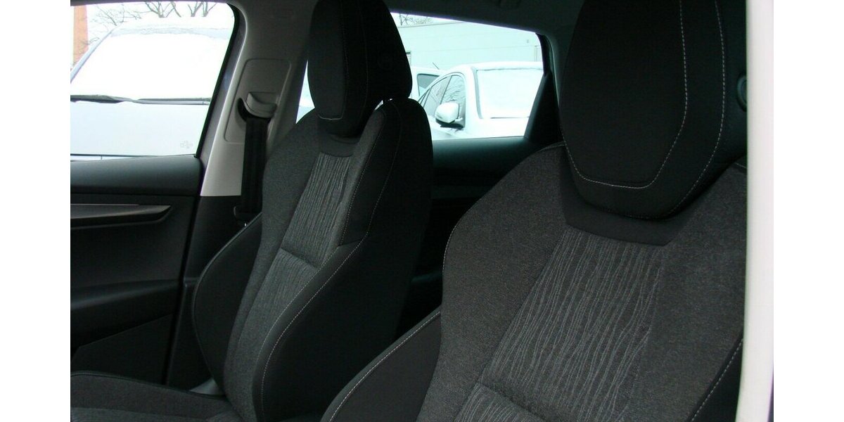 Skoda Karoq 1,5TSi Style ACC LED Kamera Family Paket II 32.882 km 25.980 &euro; Falkensee 14612