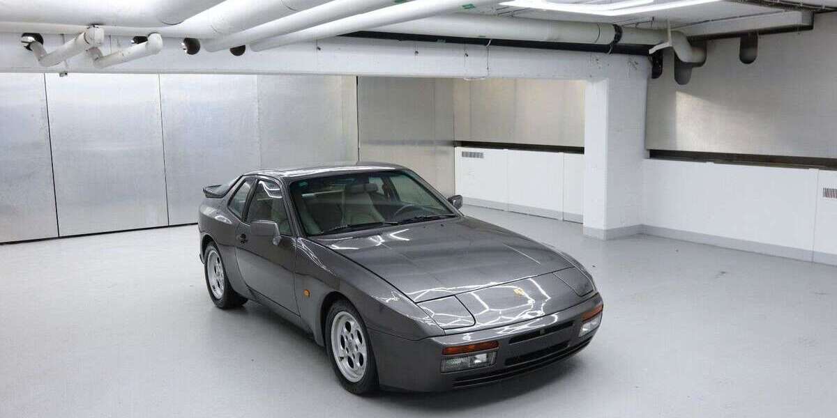Porsche 944 143.000 km 22.900 € Berlin 10625