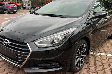 Hyundai i40 171.000 km 8.950 € Mahlow 15831