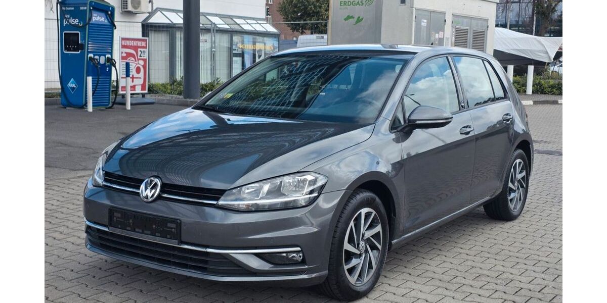 VW Golf 203.000 km 8.499 &euro; Berlin 12439