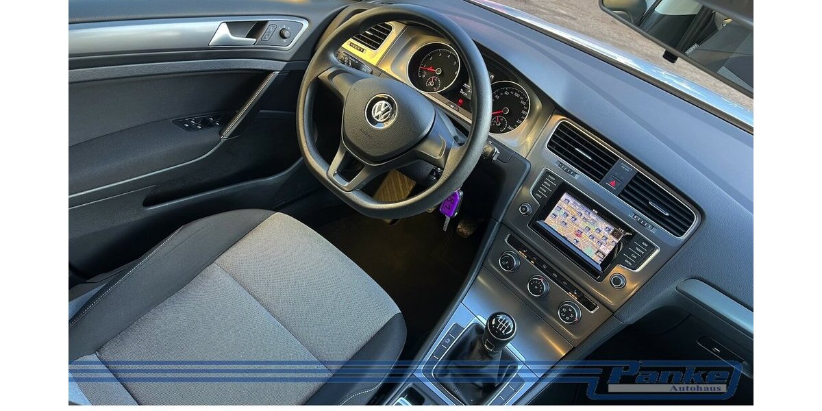 VW Golf VII BMT*Navi*Tempo*SHZ*Tel.*Touch* 120.529 km 9.990 &euro; Berlin 13187