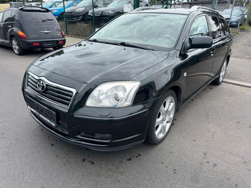 Toyota Avensis 273.000 km 1.900 € Berlin 13597
