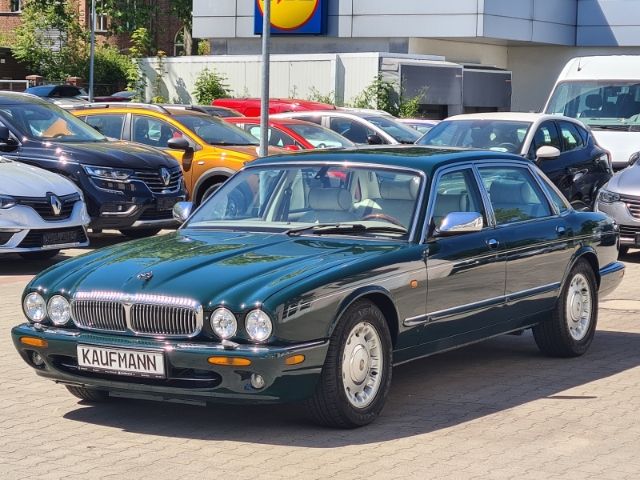 Jaguar Daimler 174.300 km 8.990 € Berlin 12247