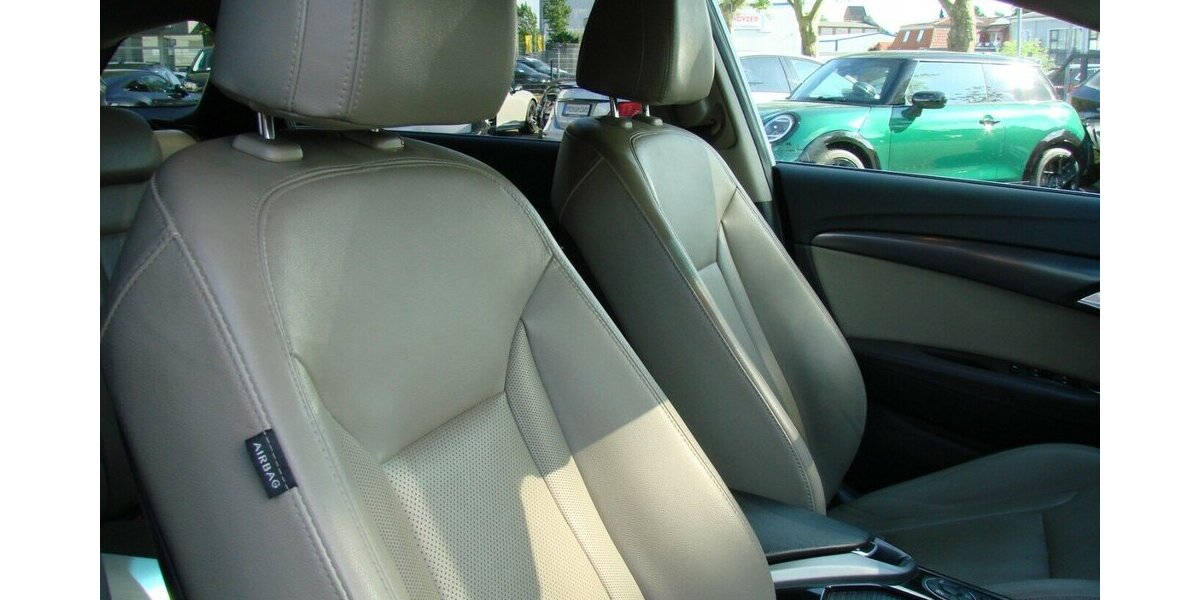 Hyundai i40 cw 1.7 CRDi Blue Premium DCT Infinity Leder 101.563 km 12.980 &euro; Falkensee 14612