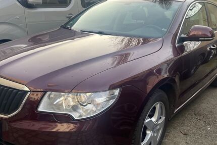Skoda Superb 210.000 km 2.900 &euro; Berlin 13359