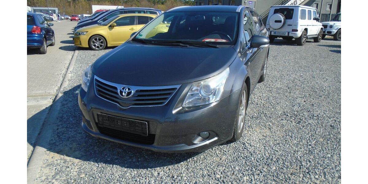Toyota Avensis 204.000 km 3.950 &euro; Wildau 15745