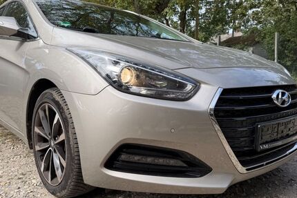 Hyundai i40 130.500 km 10.390 &euro; Berlin 14167