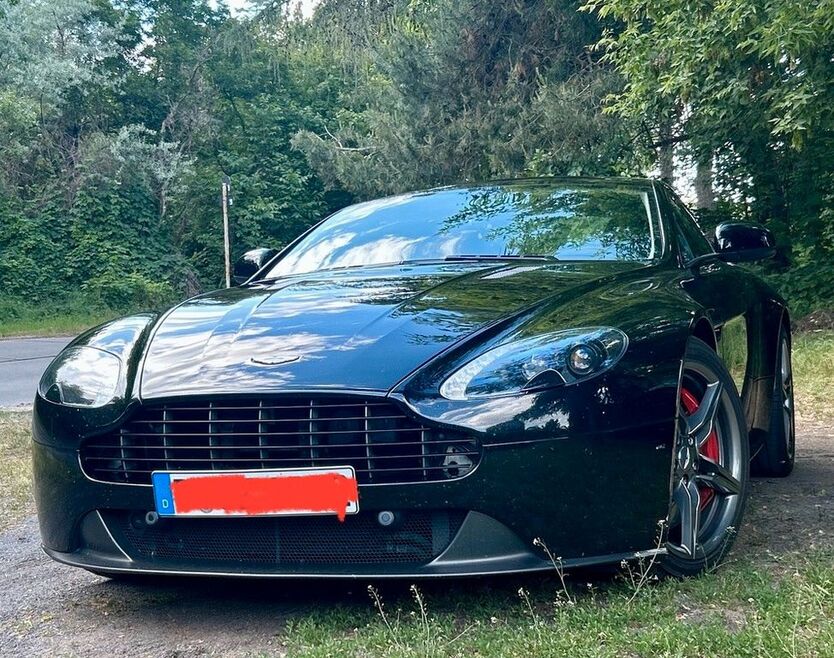 V8 Vantage