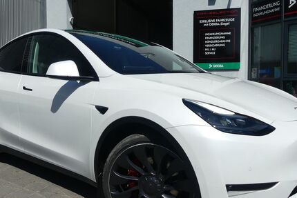 Tesla Model Y 21.616 km 40.800 &euro; Berlin 13156
