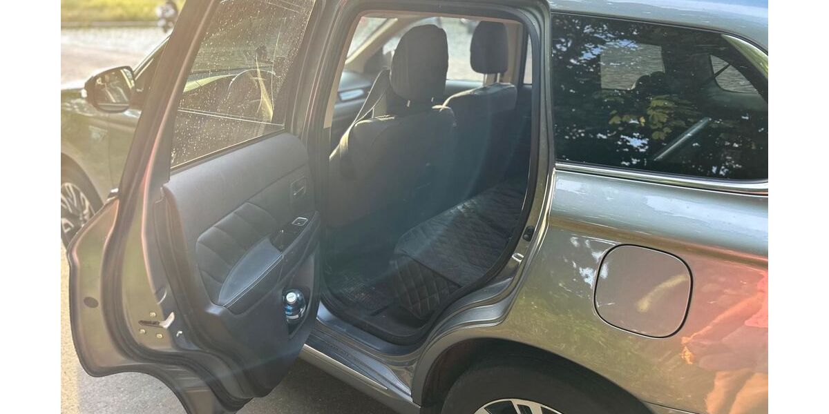 Mitsubishi Outlander 116.000 km 15.500 &euro; Berlin 13587