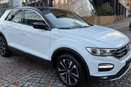 VW T-Roc 124.387 km 17.699 &euro; Berlin 10553
