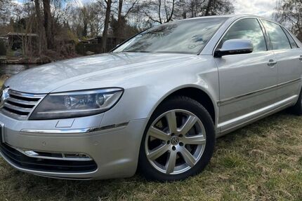 VW Phaeton 177.000 km 9.200 &euro; Berlin 12589