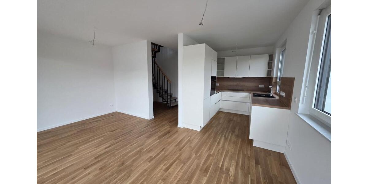 Reihenhaus Falkensee - 4 Zimmer, 109 m&sup2;, 2.200&euro; | Angebot:26600993