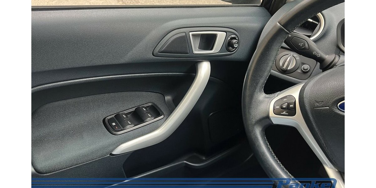 Ford Fiesta Titanium*Keyless*PDC*LED*Tel.*Chrom*GAS* 178.353 km 4.490 &euro; Berlin 13187