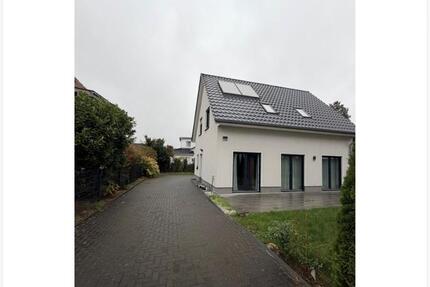 Wohnung Berlin Spandau - 4 Zimmer, 105 m&sup2;, 3.300&euro; | Angebot:27703921