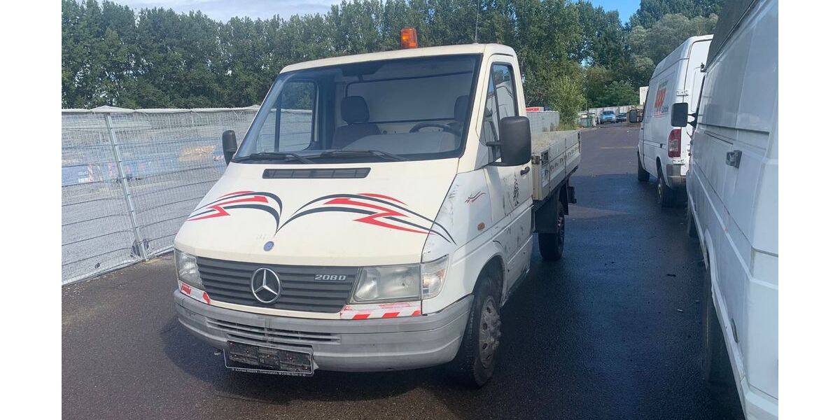 Mercedes-Benz Sprinter 202.000 km 2.899 &euro; berlin 13089