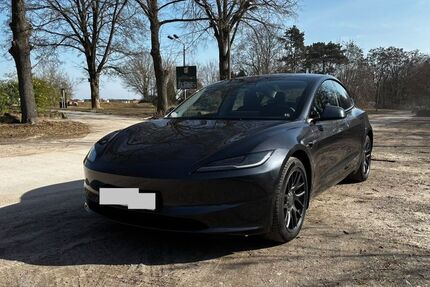 Tesla Model 3 28.000 km 42.700 &euro; Berlin 12439