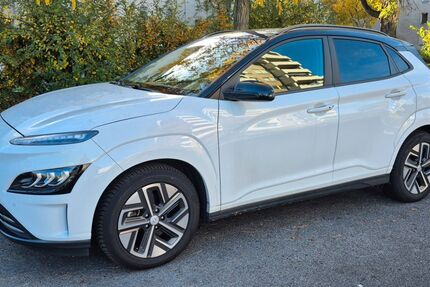 Hyundai KONA Elektro 61.000 km 22.750 &euro; Berlin 13469