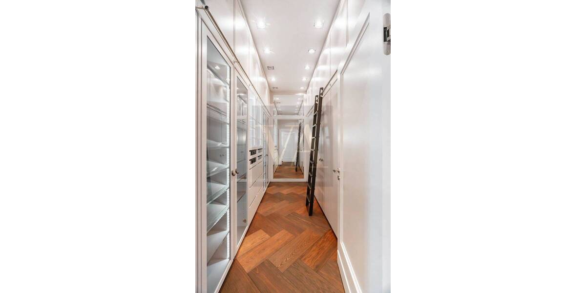 Prestige-Altbauwohnung in Bestlage neben dem KaDeWe 3 zimmer