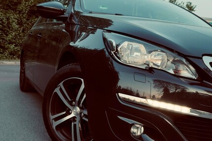 Peugeot 308 105.000 km 6.499 € Berlin 10178