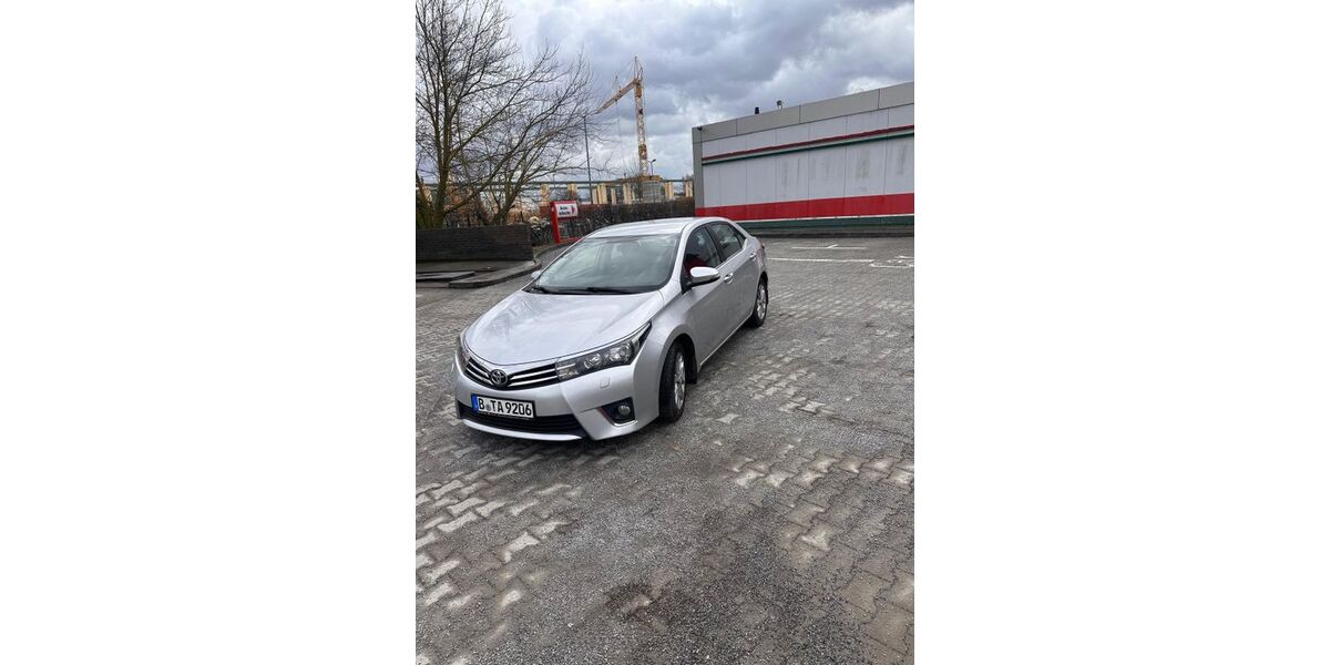 Toyota Corolla 114.000 km 10.400 &euro; Berlin 10179