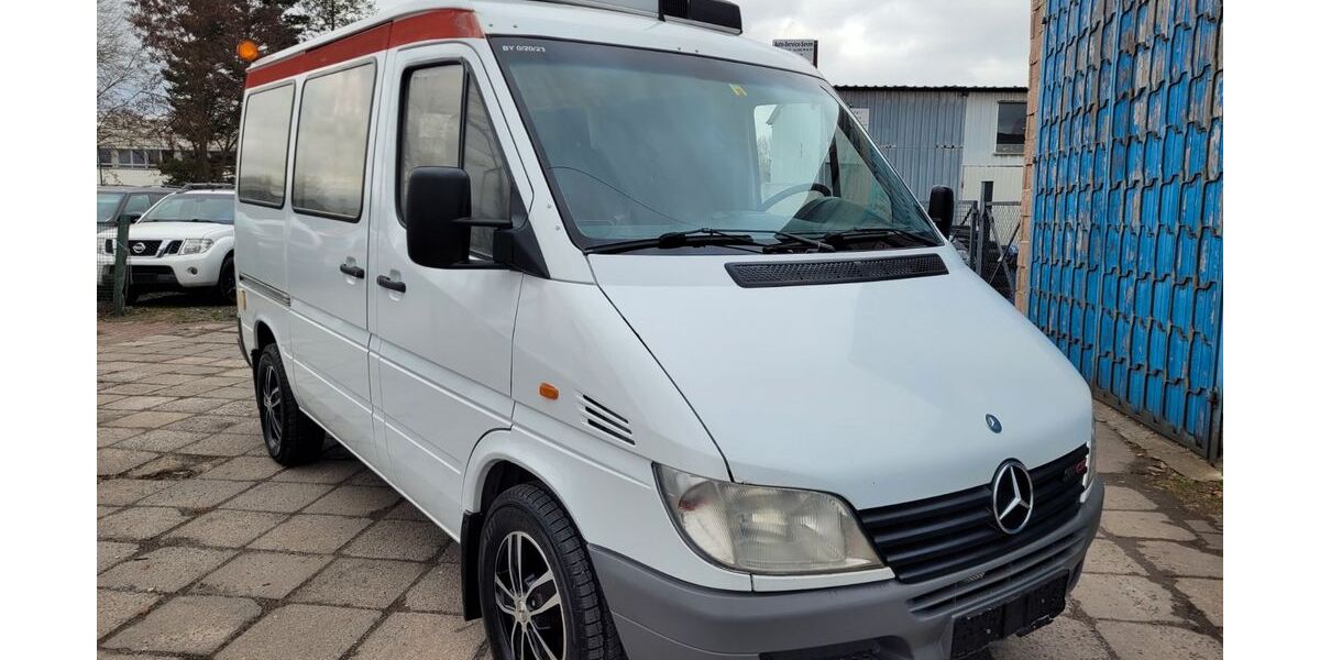 Mercedes-Benz Sprinter 157.800 km 6.900 &euro; Berlin 12277