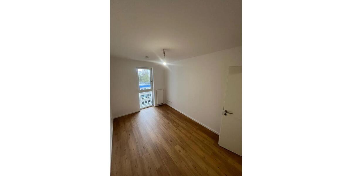 Etagenwohnung Berlin Lichtenberg - 3 Zimmer, 91 m&sup2;, 1.640&euro; | Angebot:26002260