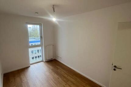 Wohnung Berlin Lichtenberg - 3 Zimmer, 91 m&sup2;, 1.640&euro; | Angebot:26002260