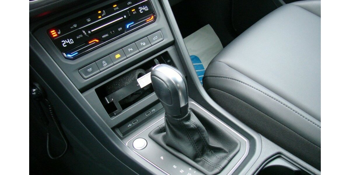 VW Touran 2.0TDI BMT TAXI ACC Kamera LED 7Sitzer 38.517 km 31.980 &euro; Falkensee 14612