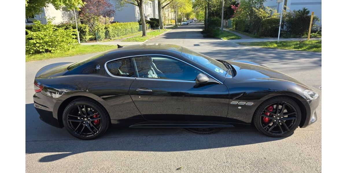 Maserati Granturismo 26.718 km 90.000 &euro; Berlin 10318