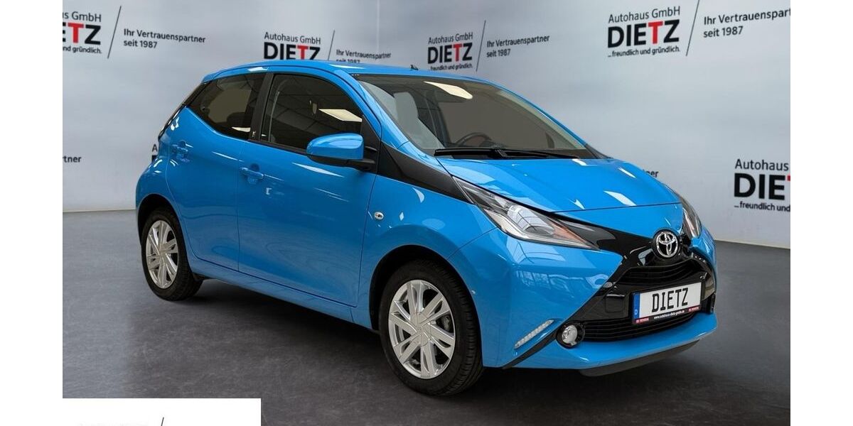 Toyota Aygo (X) 12.814 km 9.580 &euro; Wildau 15745